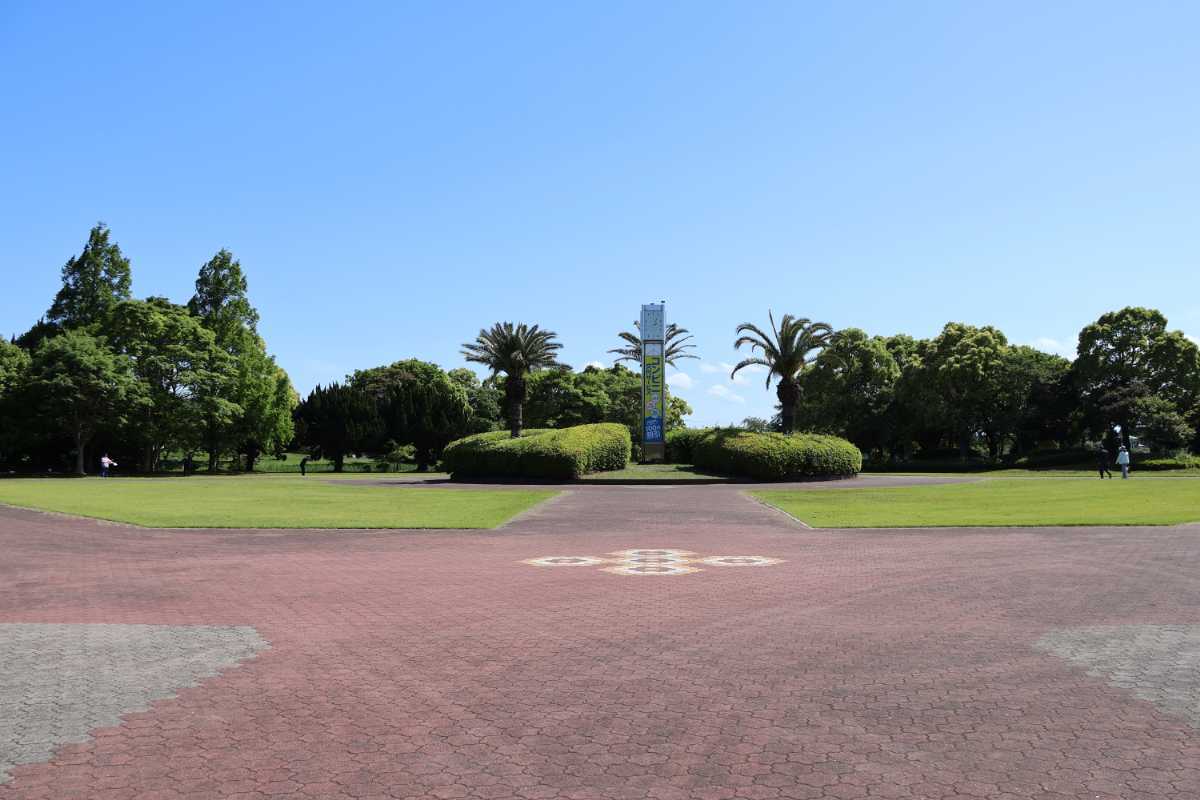 中央花壇広場・時計塔画像